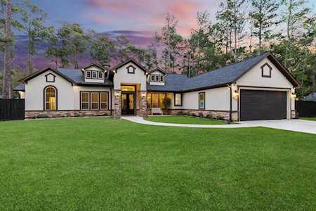 402 Douglas Fir Dr Magnolia, TX 77354