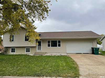2702 S Skyway Rd Peoria, IL 61607