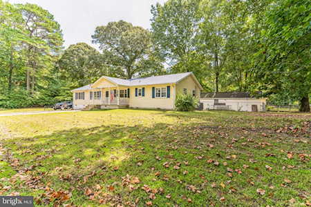 30048 Cross Woods Dr Mechanicsville, MD 20659