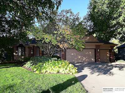 1301 Reeve Dr Papillion, NE 68065