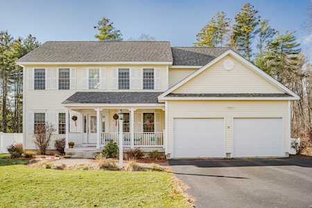 31 Manter Mill Rd Londonderry, NH 03053