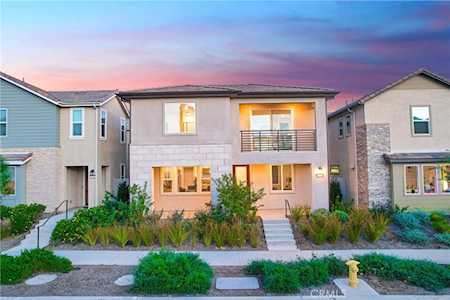 208 Chorus Irvine, CA 92618