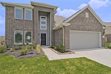 11123 Youngquist Dr Mont Belvieu, TX 77535