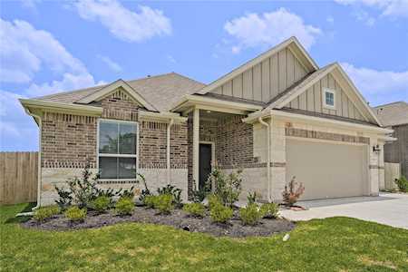 11119 Youngquist Dr Mont Belvieu, TX 77535