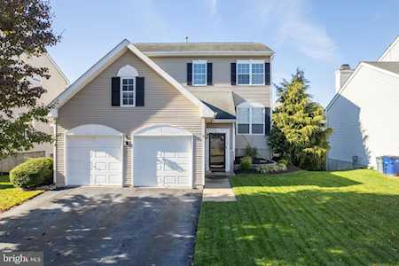 113 Arrowhead Dr Burlington, NJ 08016