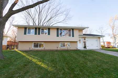 130 Standish Ln Schaumburg, IL 60193