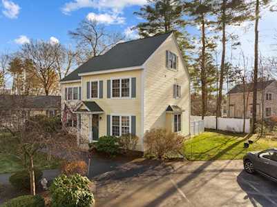 4 Appletree Village Ln #Unit 4 Merrimack, NH 03054