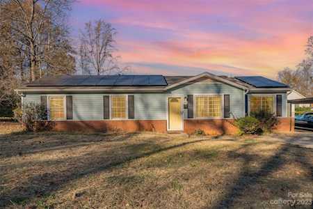 4425 Valeview Ln Charlotte, NC 28269
