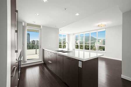 3093 Windsor Gate #2008 Coquitlam, BC V3B 0N2