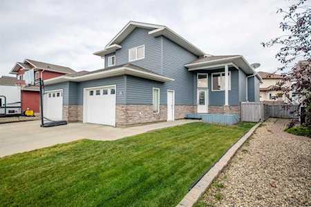 9206 Lakeshore Dr Grande Prairie, AB T8X 8C9
