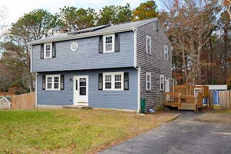 19 Barquentine Dr Plymouth, MA 02360