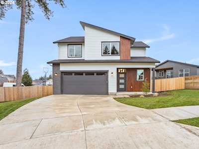 37363 American ST Sandy, OR 97055