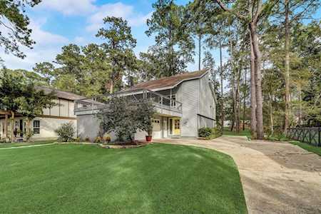 15696 Lakeway Dr Willis, TX 77318