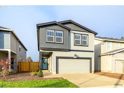 2942 W ST Springfield, OR 97477