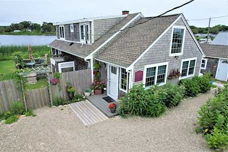 156 Taylor Ave Plymouth, MA 02360