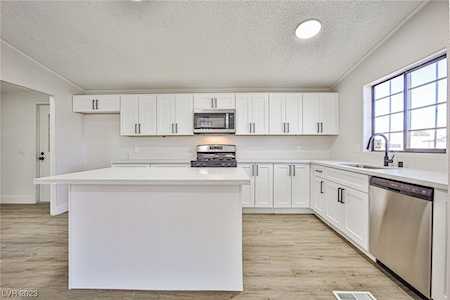 3087 La Barca Ln Las Vegas, NV 89122