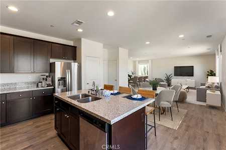 1087 Peach Grove Riverside, CA 92501