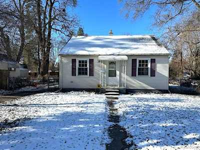 19945 Five Points St Redford Twp, MI 48240