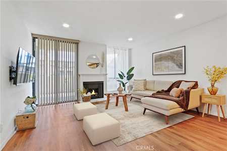 7001 S La Cienega Blvd #210 Los Angeles, CA 90045