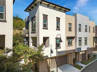 2432 Verano Way Vista, CA 92081