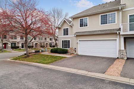 462 Willoughby Way W Minnetonka, MN 55305