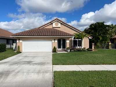 4039 NW 5th Drive Deerfield Beach, FL 33442