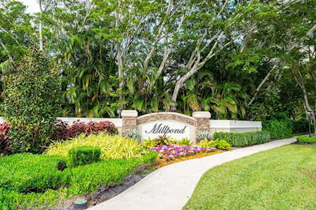 2403 NW 35th St Boca Raton, FL 33431