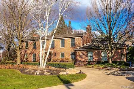 4516 Wagon Wheel Dr Bloomfield Hills, MI 48301