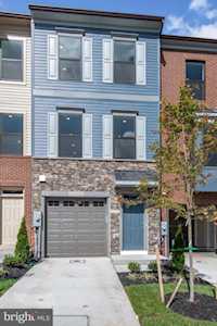 4832 Vista Glen Ln Lanham, MD 20706