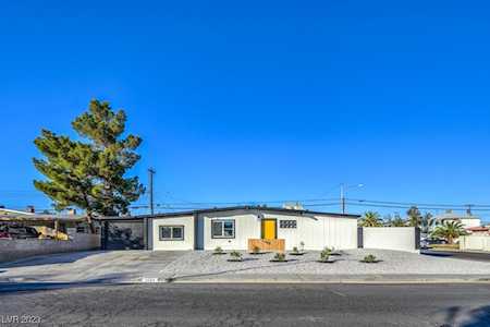 2084 Golden Arrow Dr Las Vegas, NV 89169