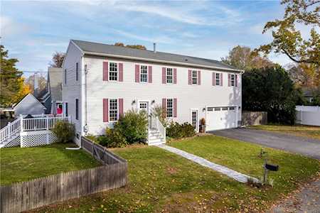 11 Sylvester St Barrington, RI 02806