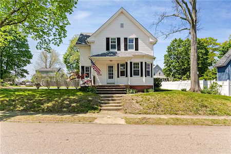 77 Washington St Warwick, RI 02888