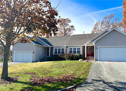 140 Spencer Woods Dr #140 Warwick, RI 02818
