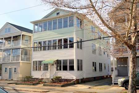 138 Oakland Ave Providence, RI 02908
