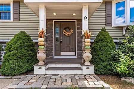 9 Lonesome Pine Rd Cumberland, RI 02864