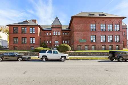 31 Elizabeth St #G4 Worcester, MA 01605
