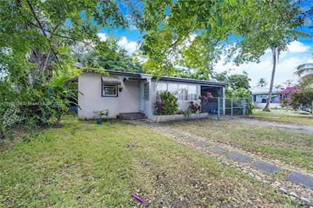 2826 Madison St Hollywood, FL 33020