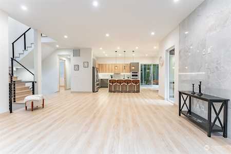 34 Sudden Valley Dr Bellingham, WA 98229