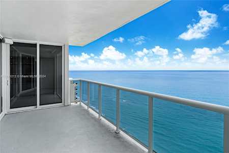 19111 Collins Ave #3006 Sunny Isles Beach, FL 33160