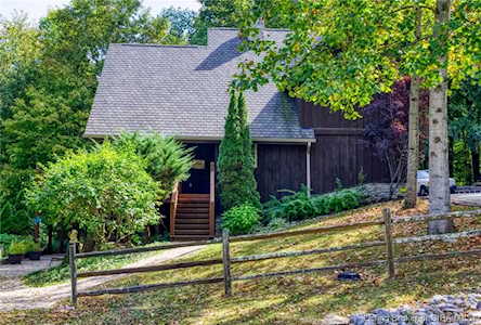 4250 Lake View Dr SE Elizabeth, IN 47117