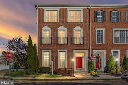 13586 Village Green Dr Leesburg, VA 20176
