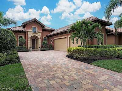 7296 Lantana Circle Naples, FL 34119