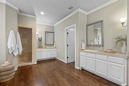 3918 W 6th Street Fort Worth, TX 76107
