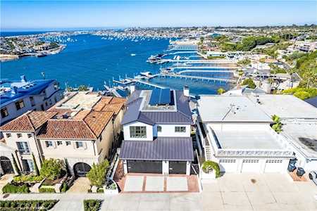 221 Carnation Ave Corona Del Mar, CA 92625