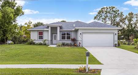 897 Iris Dr North Fort Myers, FL 33903