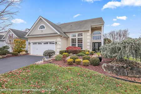 35 Palomino Dr Manalapan, NJ 07726