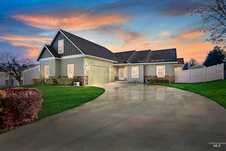 2404 S Skyview Drive Nampa, ID 83686