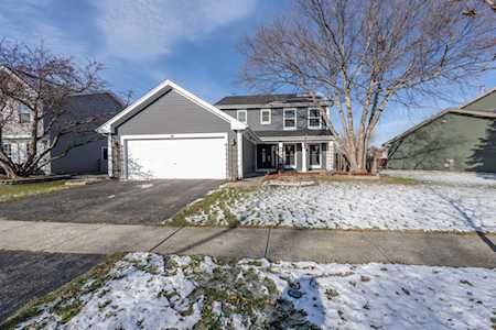 617 Lakewood Farms Dr Bolingbrook, IL 60490