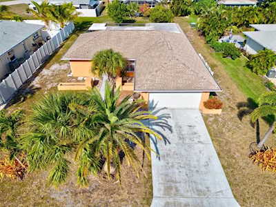 7322 19th Ave W Bradenton, FL 34209
