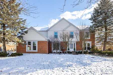 45310 Courtview Trl Novi, MI 48375